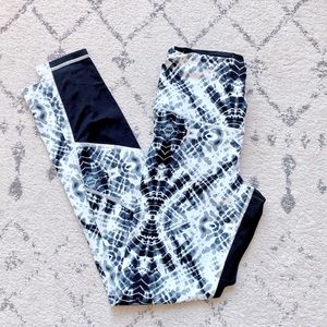 Victoria’s Secret knockout leggings